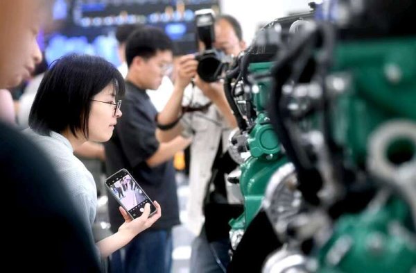 炒股配资论坛 我的记者故事｜紧盯市场变动，经济报道的魅力与压力并存